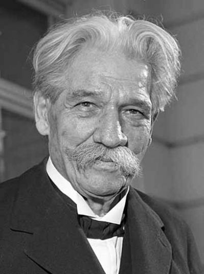 Portrait en noir et blanc d'Albert Shweitzer