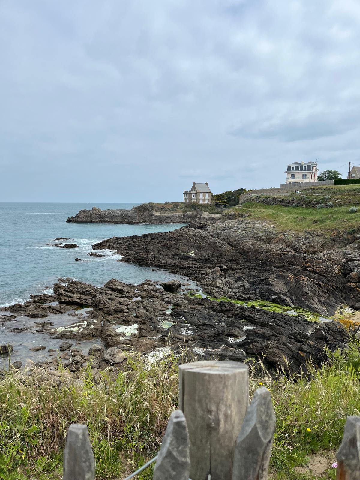 Sentier côtier à Saint-Malo