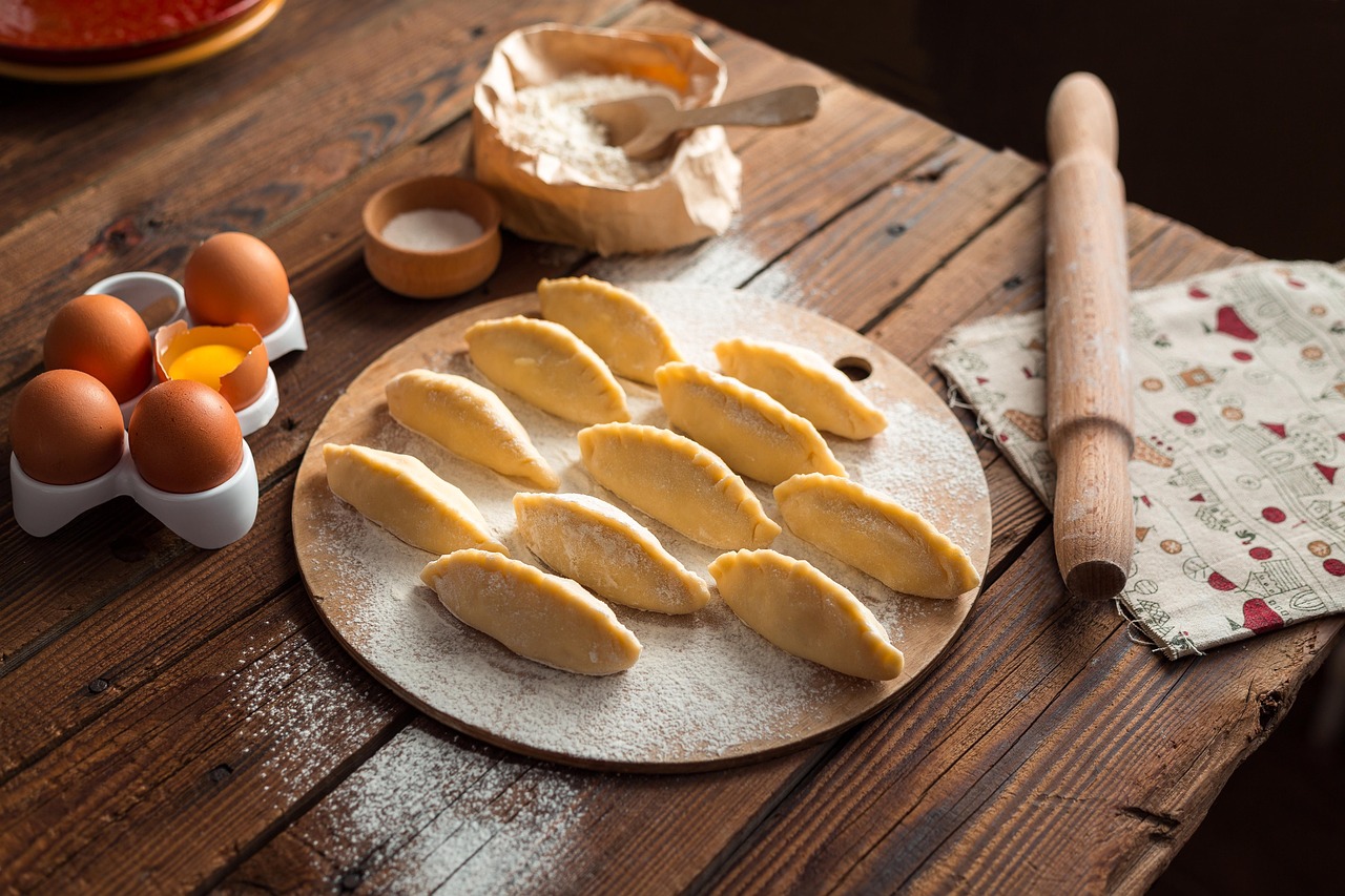 Des biscuits en train d'être péparés