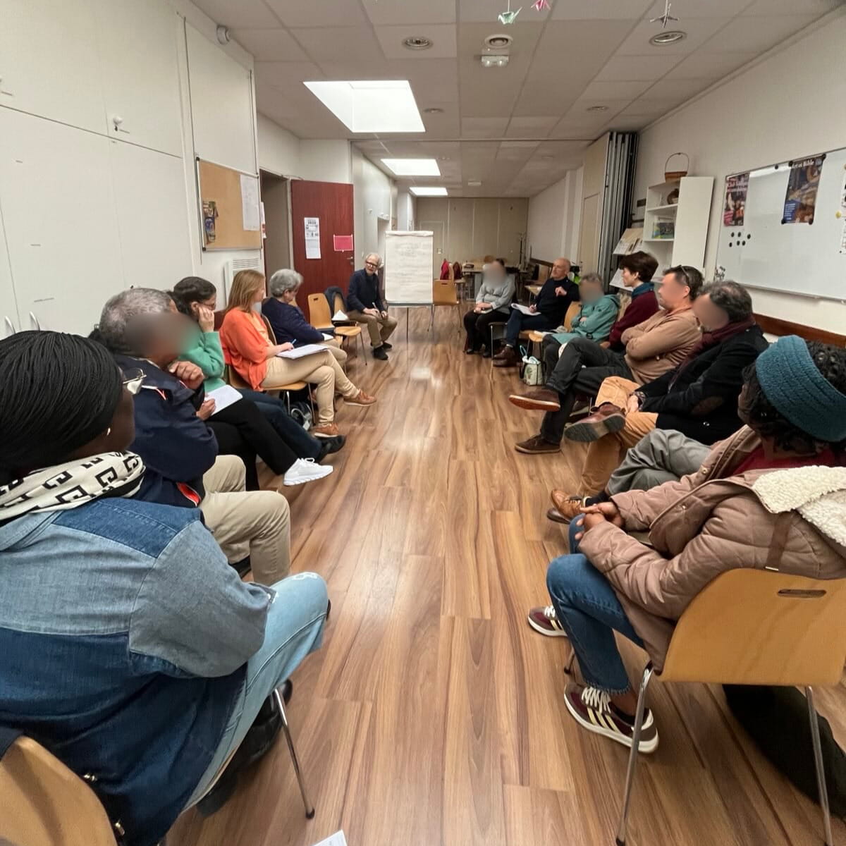 Les participants à la journée réunis dans la salle Paul Ricoeur du temple.