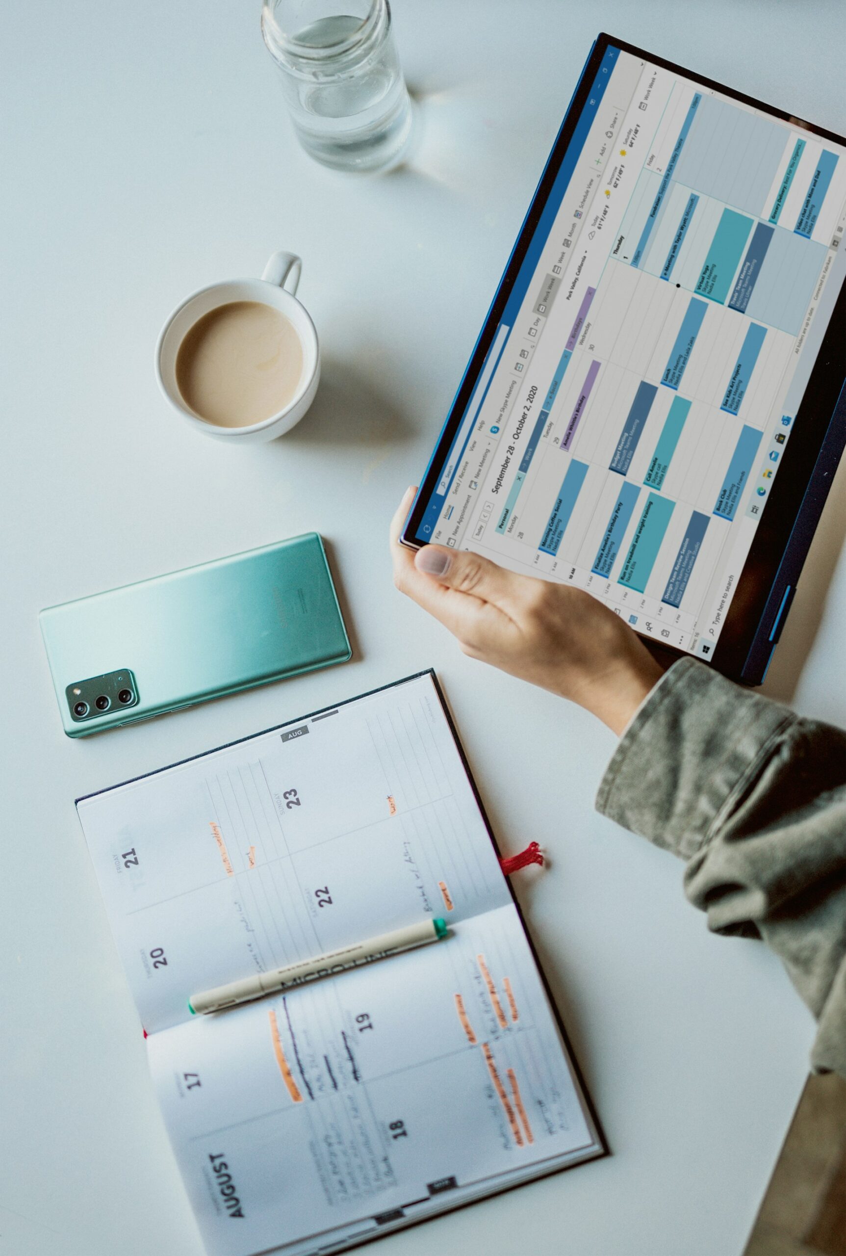 Agenda papiet et planning sur ordinateur